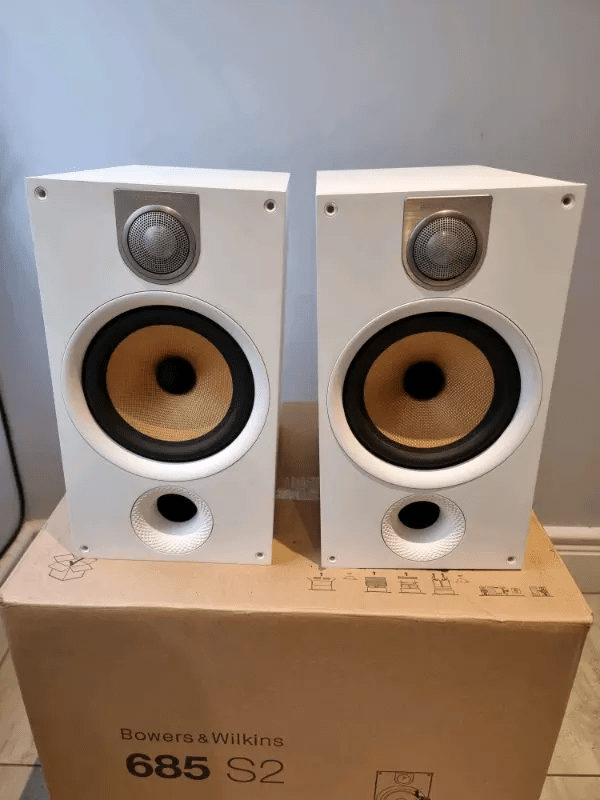 Bower and Wilkins 685-S2 Bookshelf Speakers Premium White Satin Finish